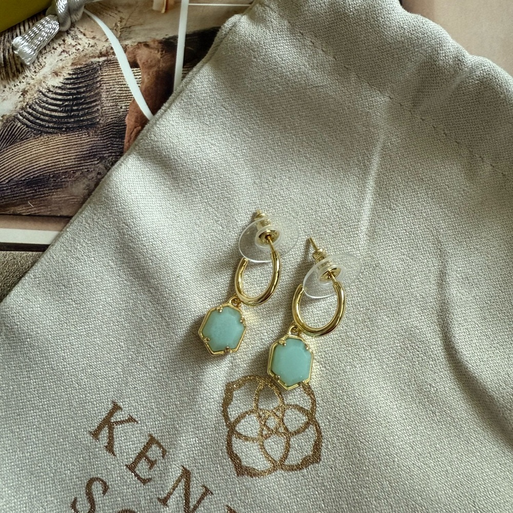 Kendra Scott Color Bar Chalcedony Gold Tomon Huggie Earrings